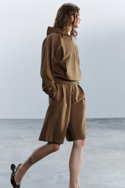ZARA ШОРТЫ С ЗАЩИПАМИ, ТЕМНЫЙ РЫЖЕВАТО-КОРИЧНЕВЫЙ
