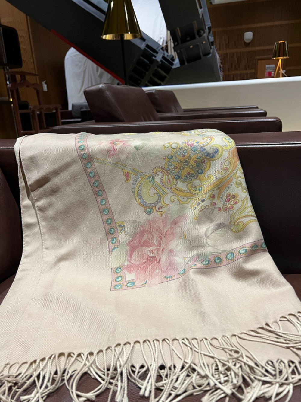 Плед 150х190 Blumarine Gioielli бежевый с бахромой