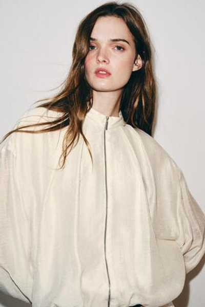 БОМБЕР СО СКЛАДКАМИ — ZARA