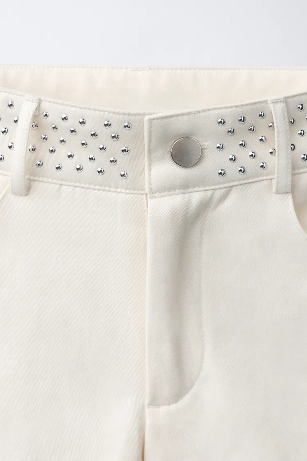 ZARA ШОРТЫ С ЗАКЛЕПКАМИ И ЗВЕЗДАМИ, ЭКРЮ