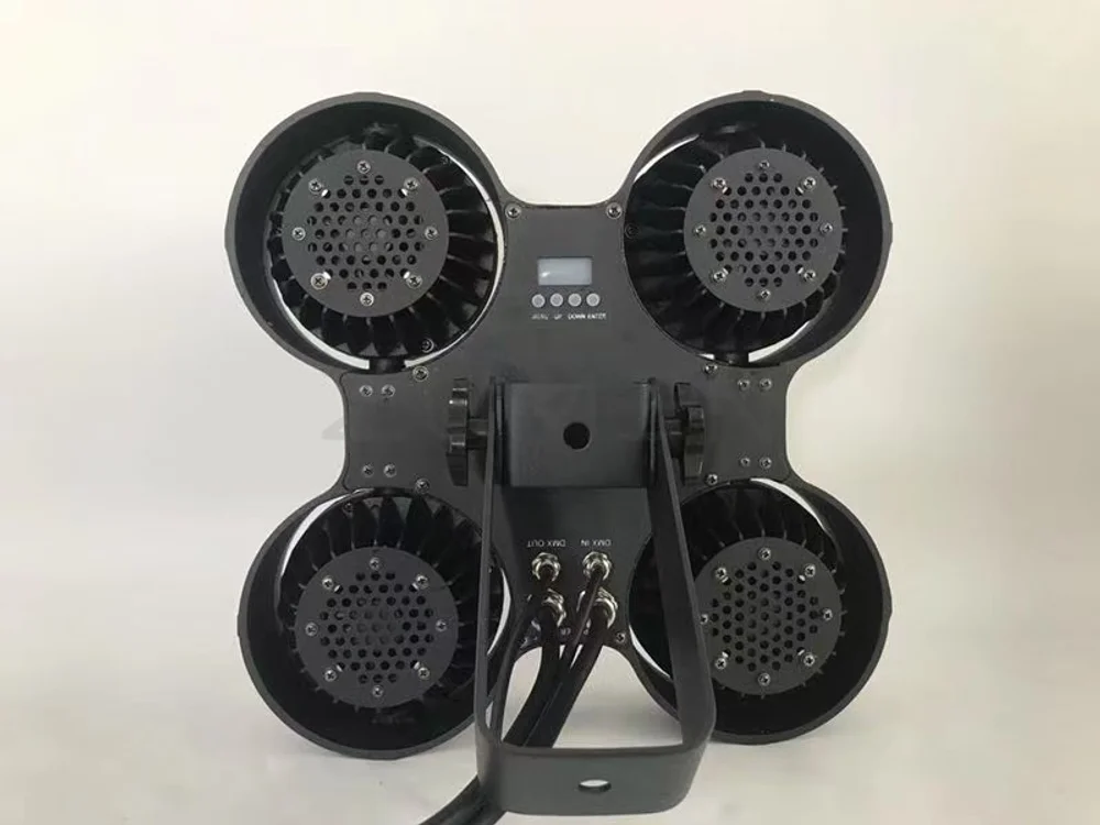 A400-IP — уличный LED-блайндер 4×100 Вт COB WW/CW с углом 50° IP44