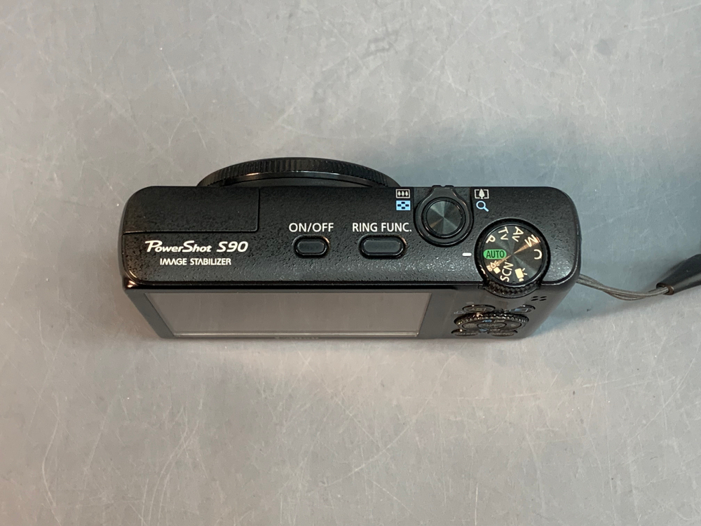 Canon PowerShot S90