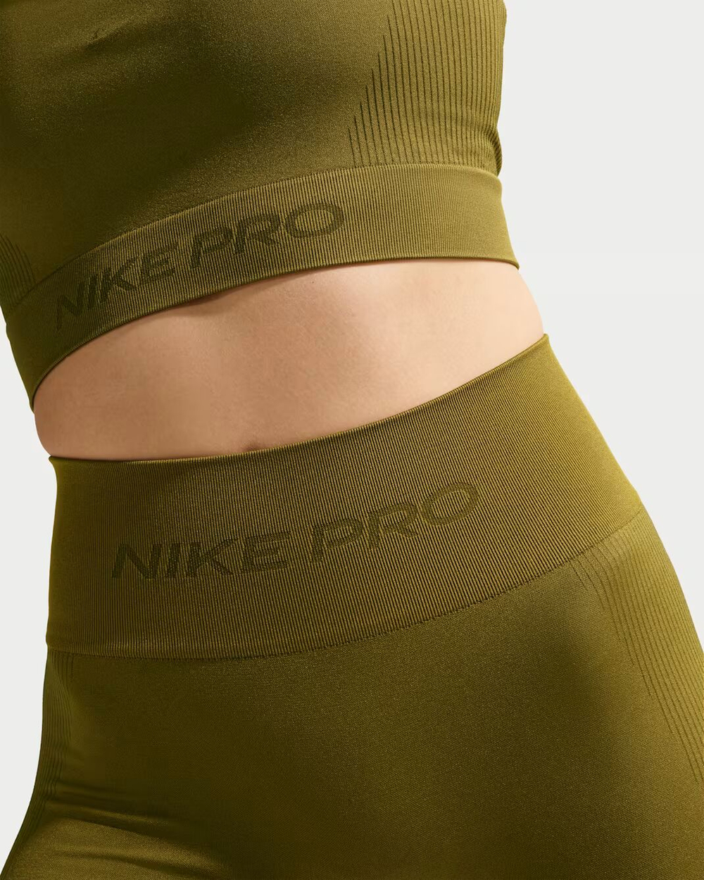 Nike Pro Seamless Женские велосипедные шорты Dri-FIT с высокой талией (13 см) - NIKE
