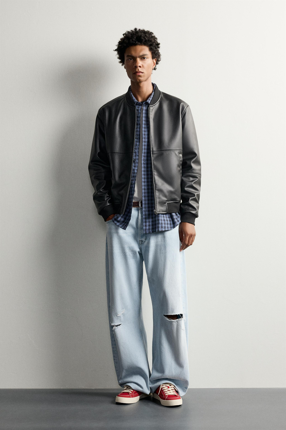 ZARA БОМБЕР ИЗ ИСКУССТВЕННОЙ КОЖИ, ЧЕРНЫЙ