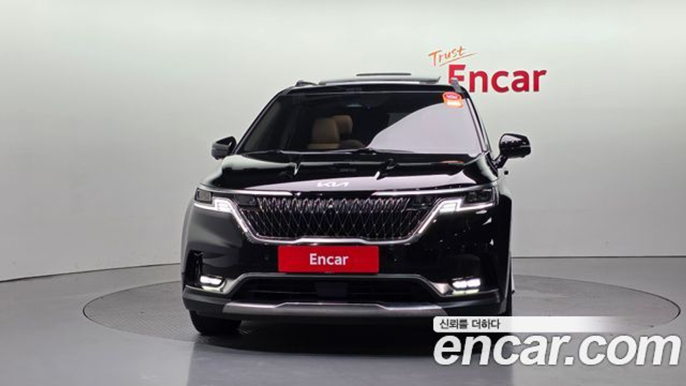 KIA Canival 9-Seater Signature — 2023