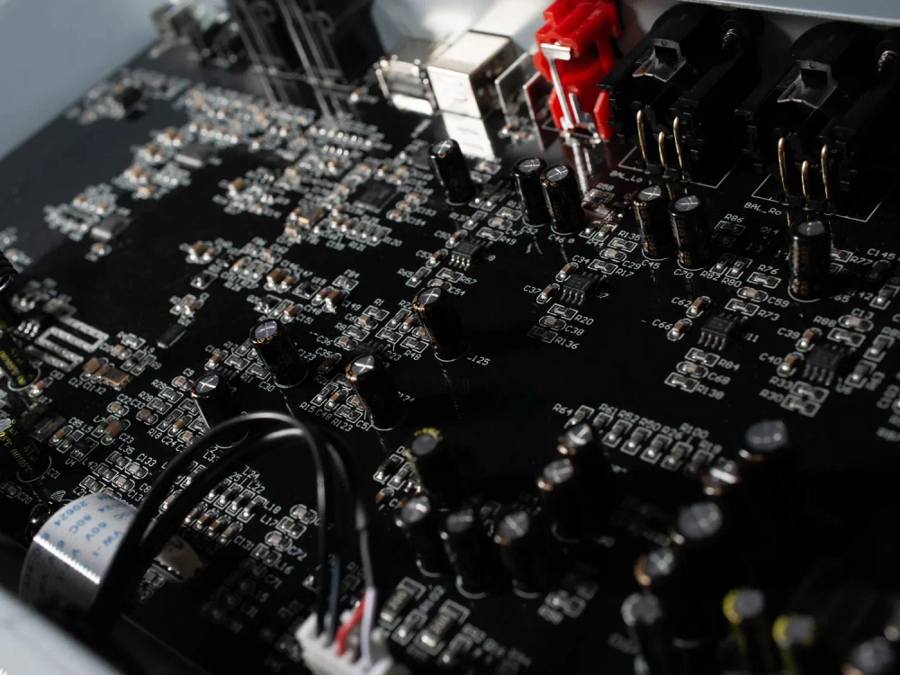 Emotiva XDA-3 Стерео предусилитель