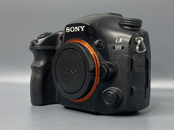 Sony A99 — 242 000 кадров, царапины на зеркале