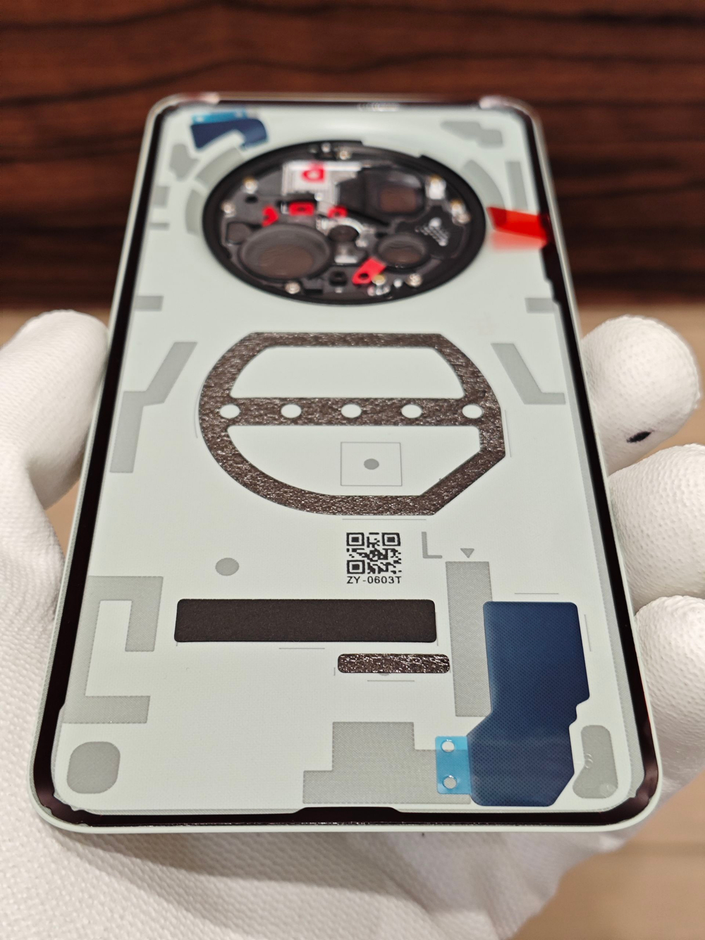 Задняя крышка OPИГИHAЛ для HUAWEI Mate 70 Pro (PLR-L29) - задняя пластиковая панель. Цвет: Светло Зелёный / Green