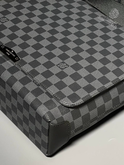 Сумка через плечо Louis Vuitton