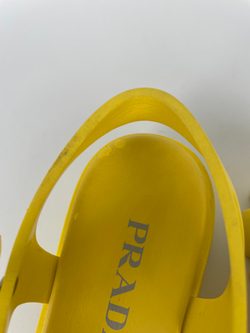 Сандалии Prada