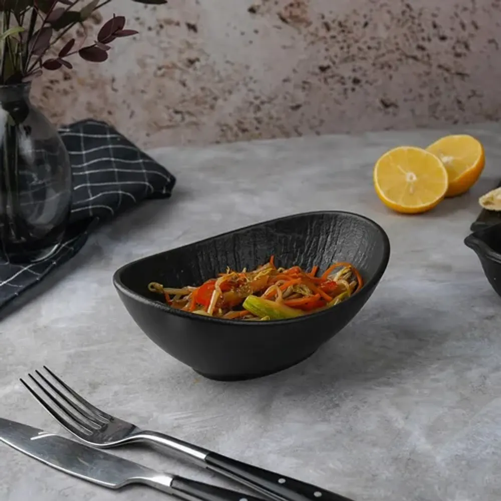 Салатник 300 мл овальный 16*12 см h6 см емкость для закусок Black Raw Wood P.L. [6]