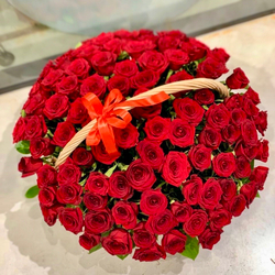 Корзина из 101 красной розы