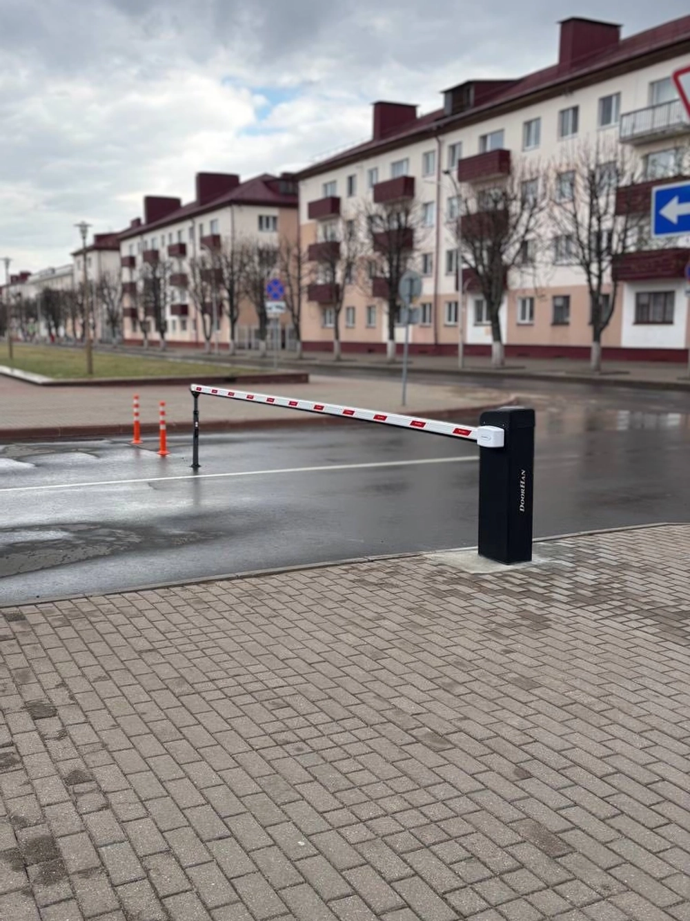 Шлагбаум с прямоугольной стрелой