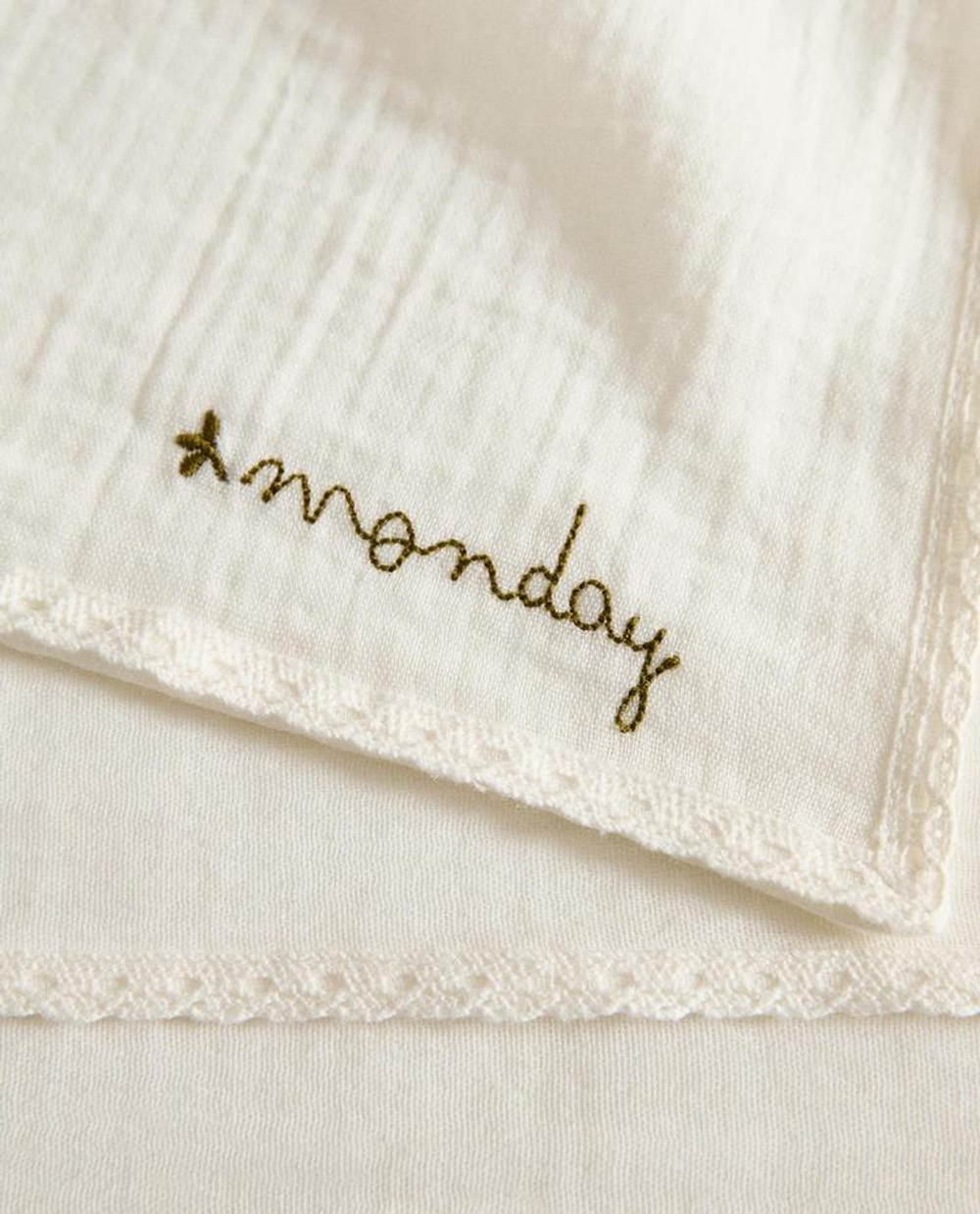 ZARA HOME ДЕТСКИЕ МУСЛИНОВЫЕ ПЕЛЕНКИ (7 ШТ.), ЖЕЛТОВАТО-БЕЛЫЙ