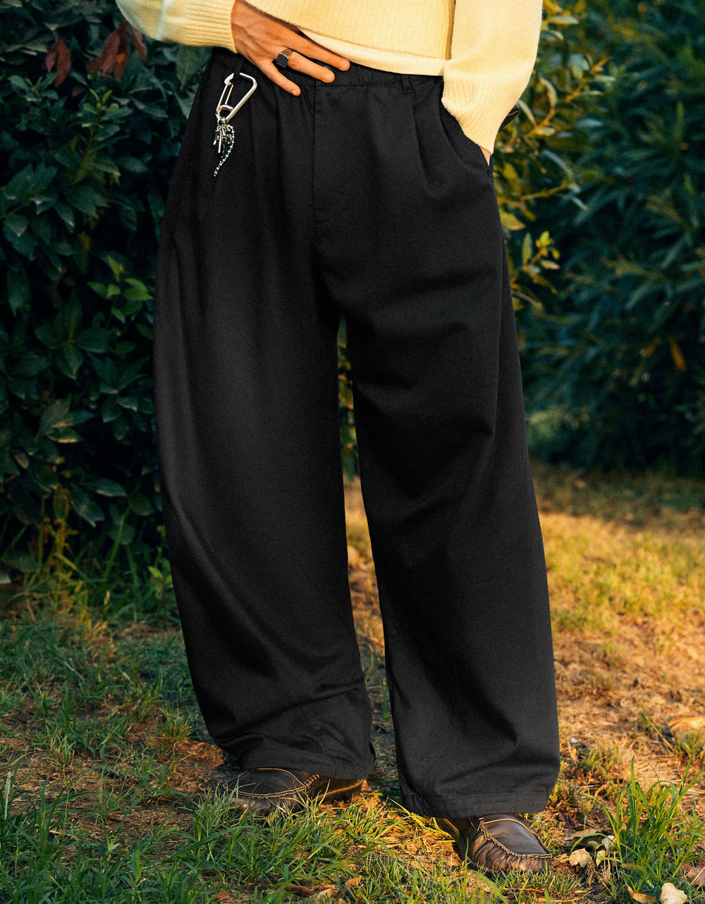 Мужские брюки barrel fit с вытачками - BERSHKA
