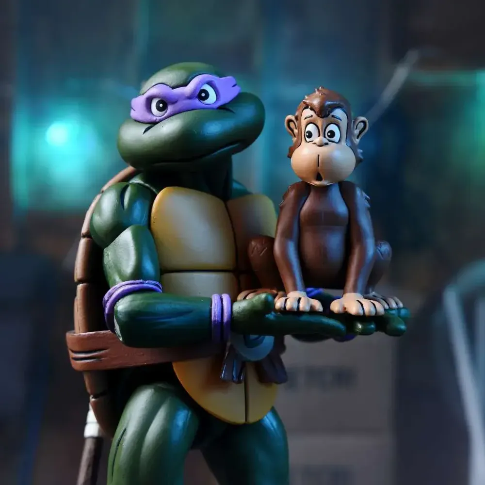 Фигурка Neca Teenage Mutant Ninja Turtles Cartoon Ultimate Donatello VHS