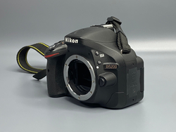 Nikon D5200 + Kit 18-55mm 10 420 кадров