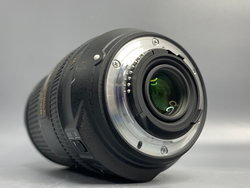 Nikon AF-S DX Nikkor 18-300mm 3.5-5.6G ED VR
