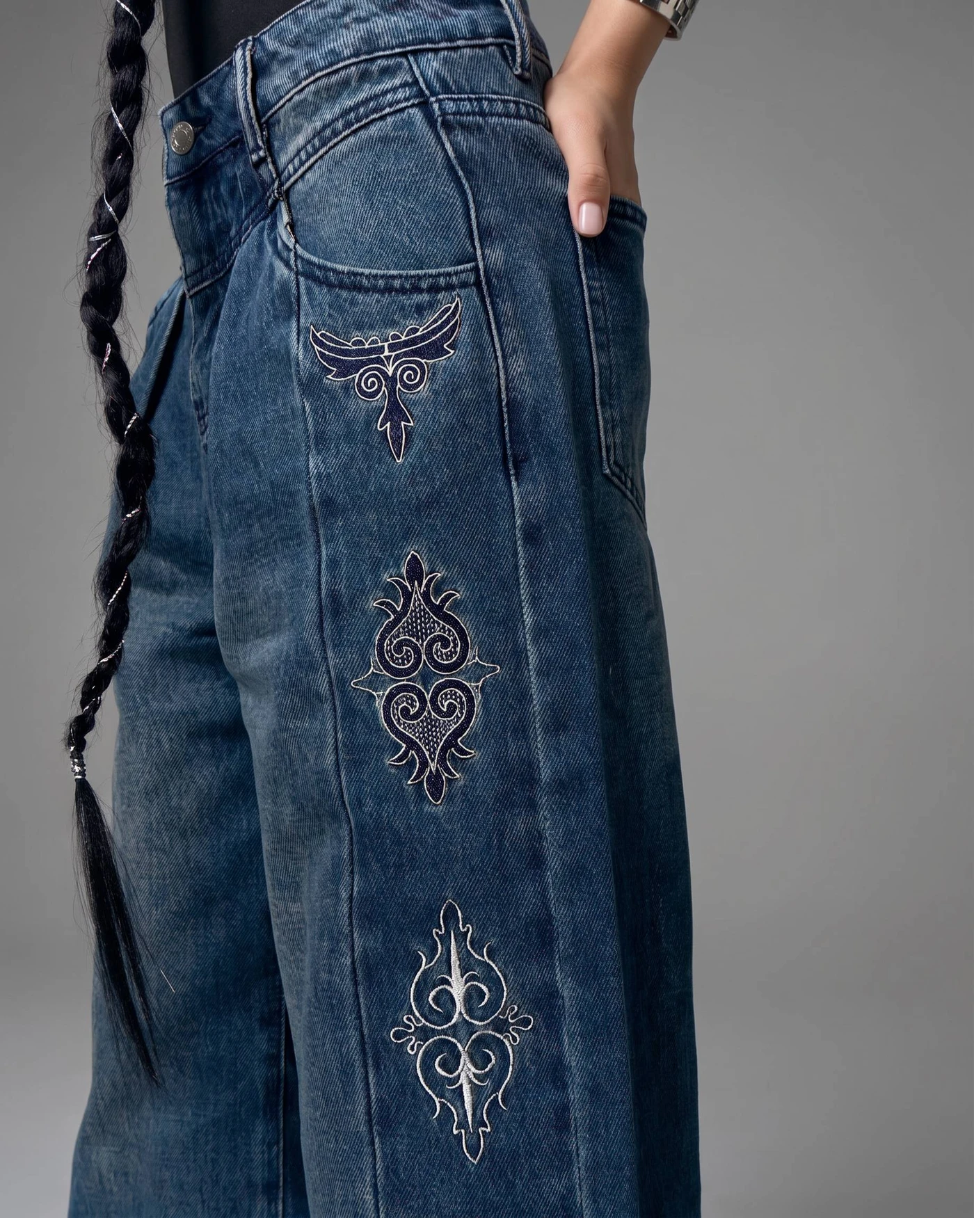 Dark Indigo Blue Jeans with Vertical Embroidery