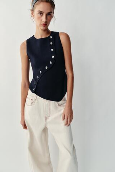 ТРИКОТАЖНЫЙ ТОП С АСИММЕТРИЧНОЙ ЗАСТЕЖКОЙ — ZARA