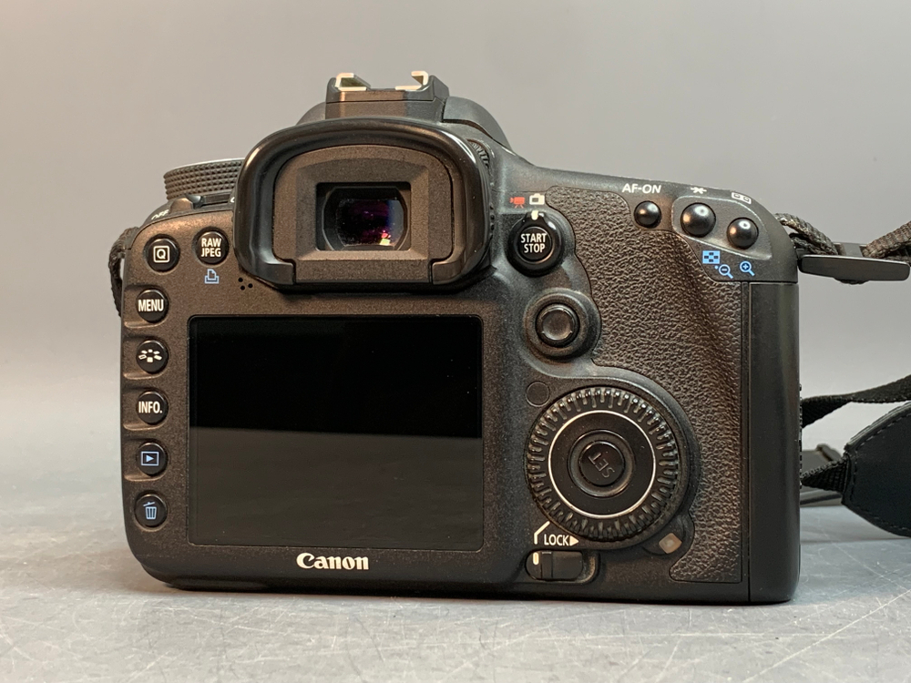 Canon EOS 7D 14.555 кадров