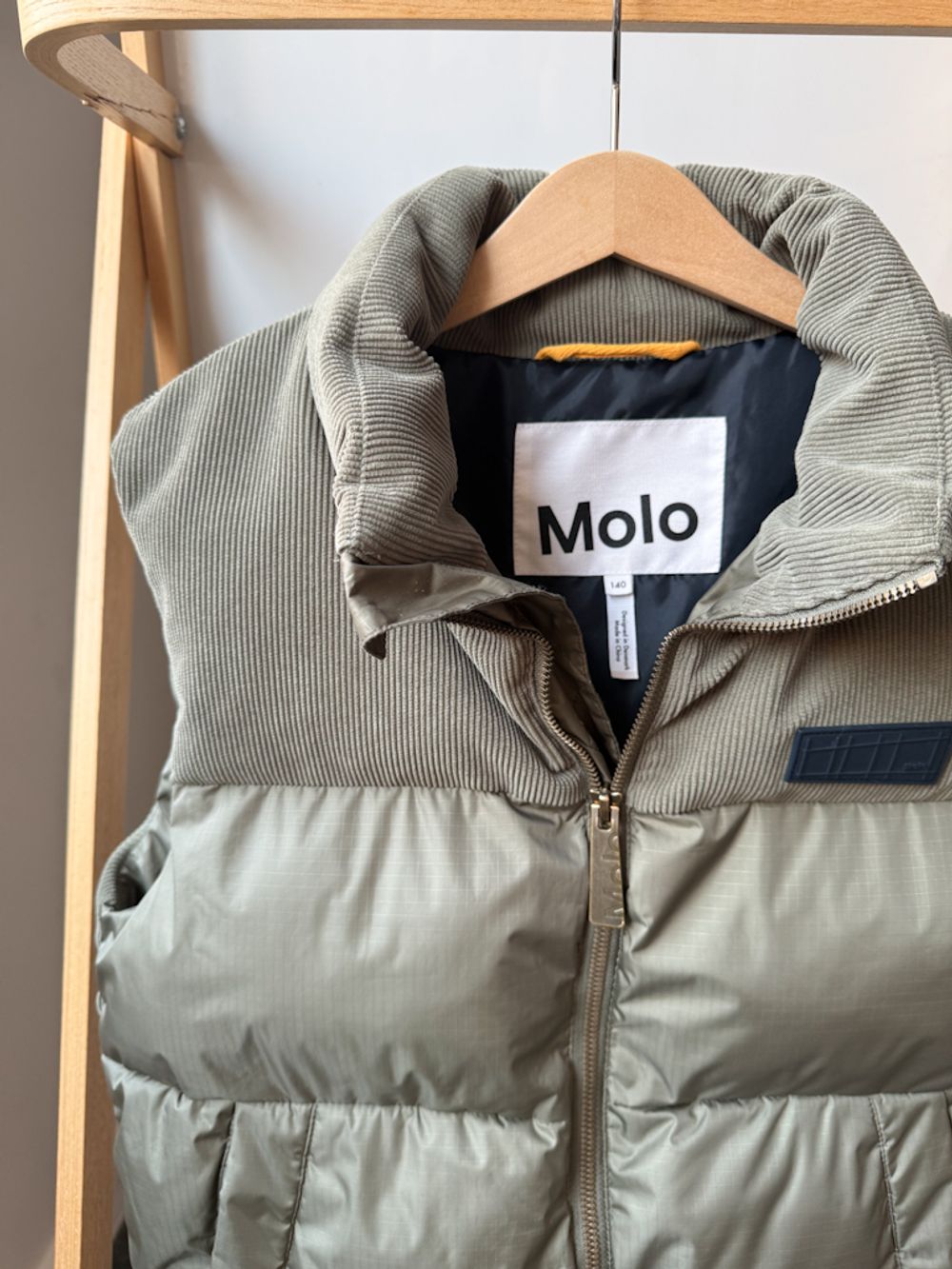 Утеплённый жилет Molo, 140