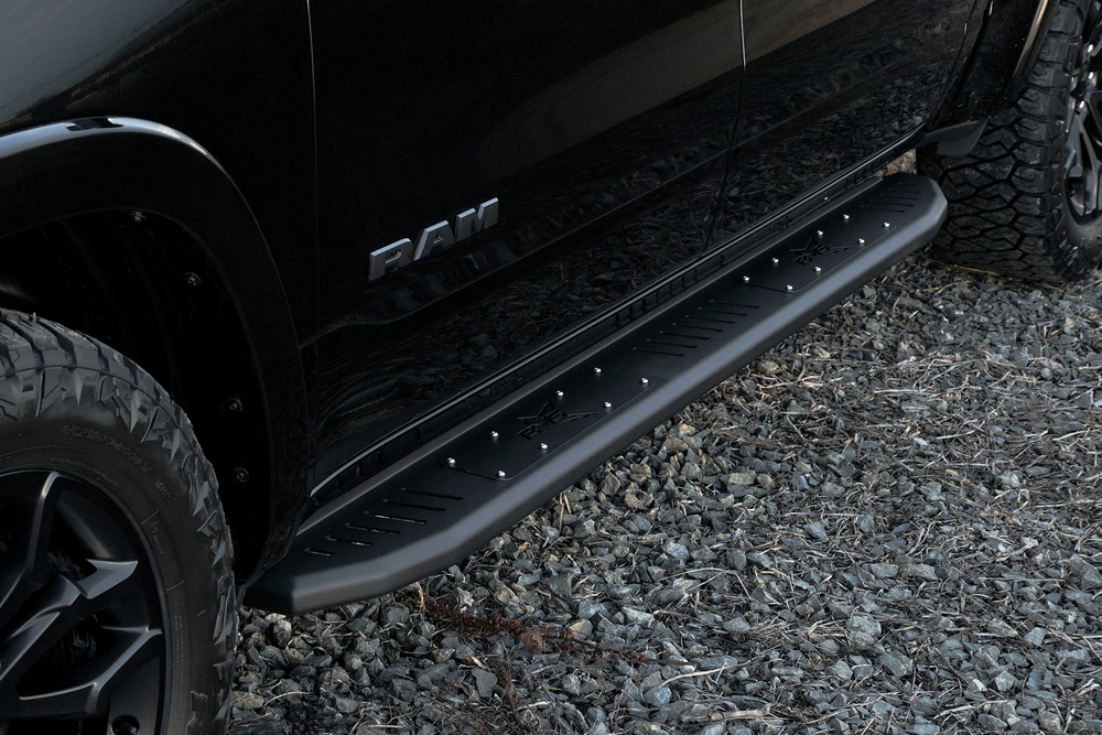 Пороги силовые BMS URBAN для Додж Рам Crew Cab 1500 2018-2024 (2шт.)