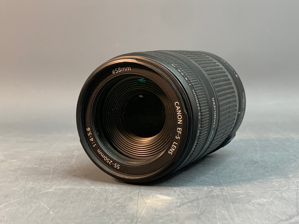 Canon EF-S 55-250mm 4-5.6 IS