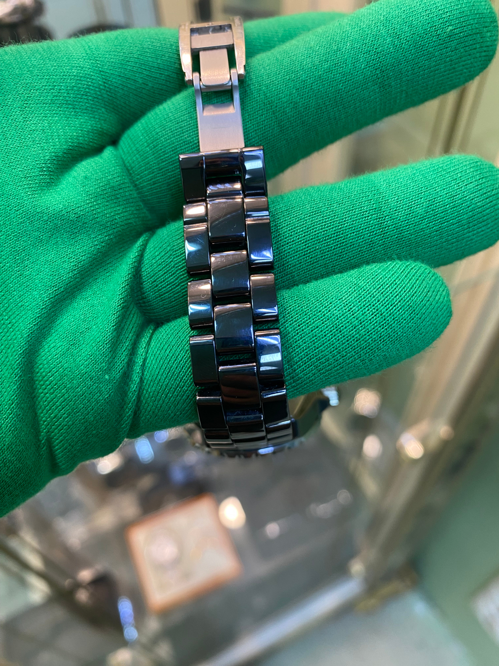 Часы Chanel J12