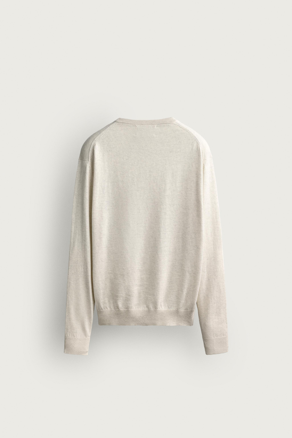 СВИТЕР КЛАССИЧЕСКОГО КРОЯ С V-ОБРАЗНЫМ ВЫРЕЗОМ — ZARA · 2893/304