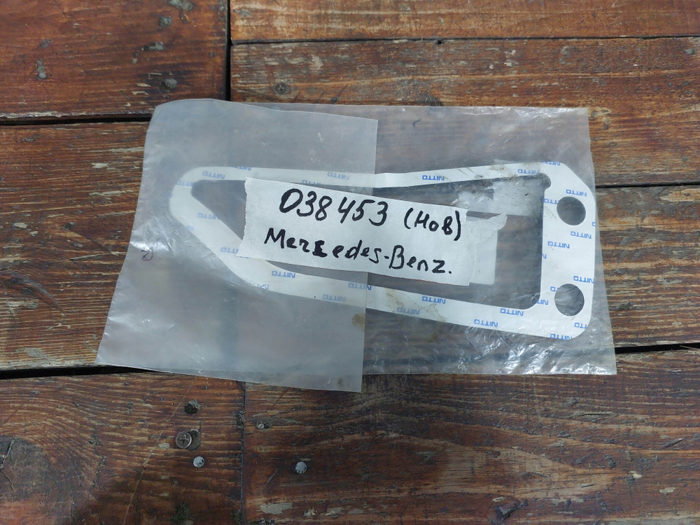 Уплотнитель заднего фонаря Mercedes GLB (X247) 19-нв Новое Оригинал A2478261700