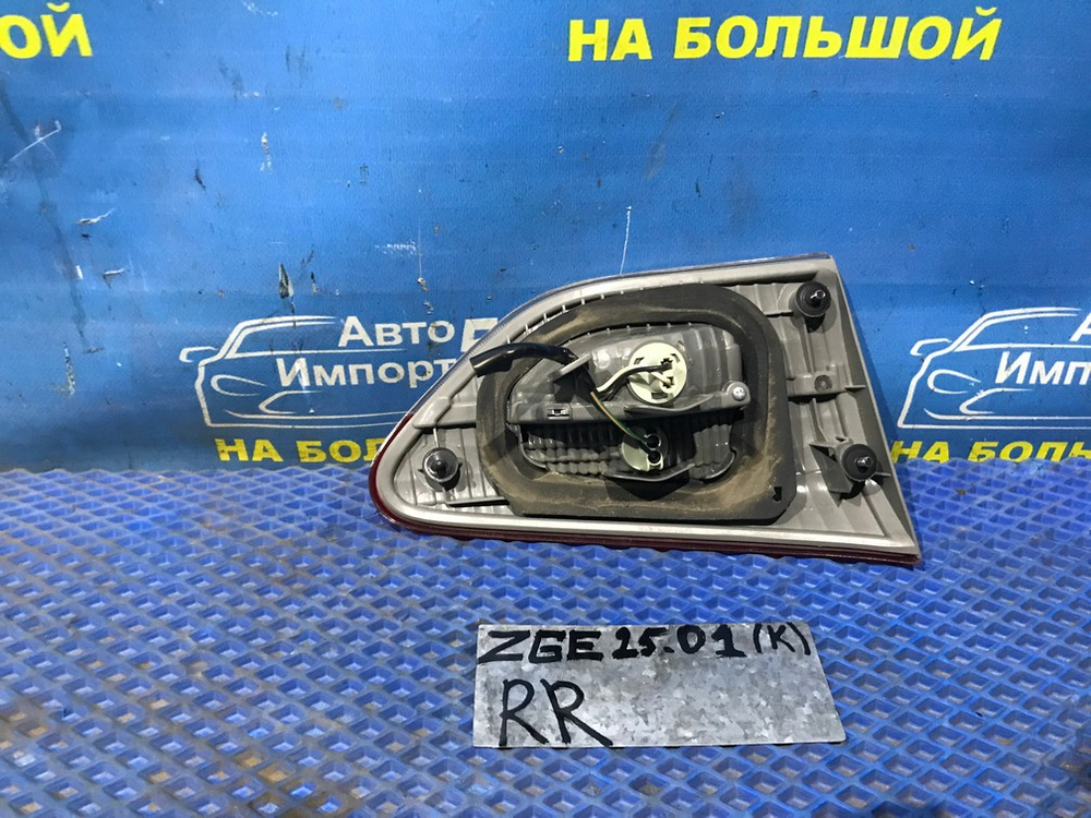 Вставка багажника правая TOYOTA WISH 2010