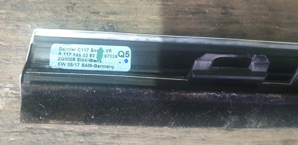Молдинг двери передней правой Mercedes CLA C117 13-19 Б/У Оригинал A1177250282