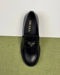 Лоферы Prada