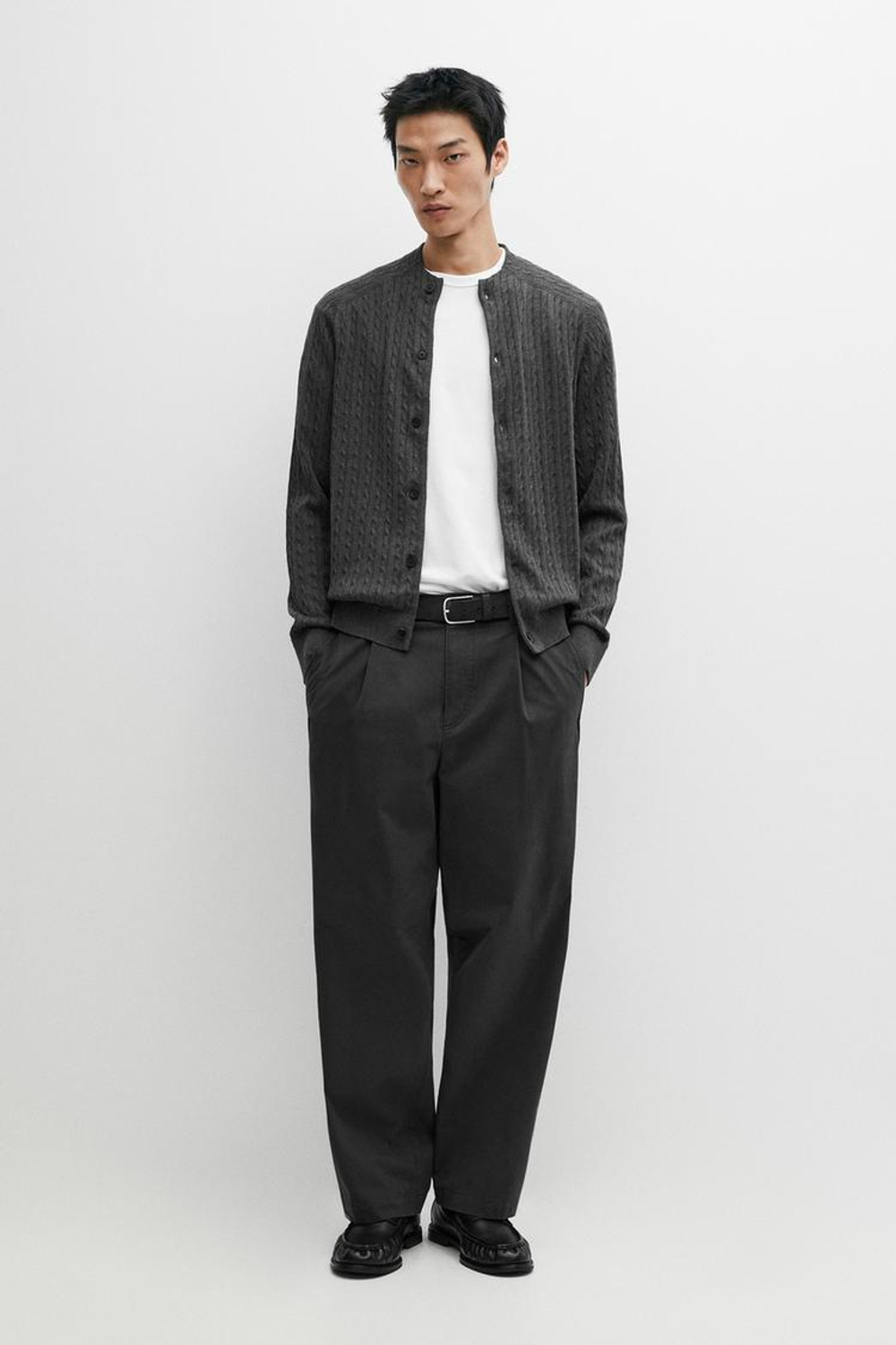 Massimo Dutti Брюки-бананы с защипами, серый
