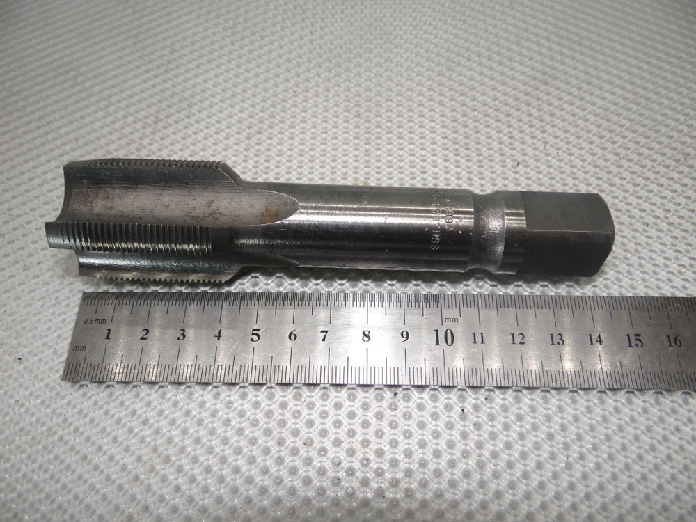 Метчик м/р правый М33×1,5 №1 HSS