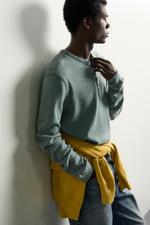 ФУТБОЛКА RELAXED FIT С ВОРОТНИКОМ ХЕНЛИ — ZARA
