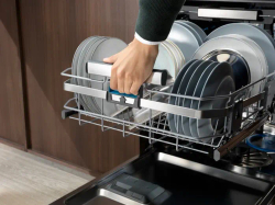 Встраиваемая посудомоечная машина Electrolux EEC987300L