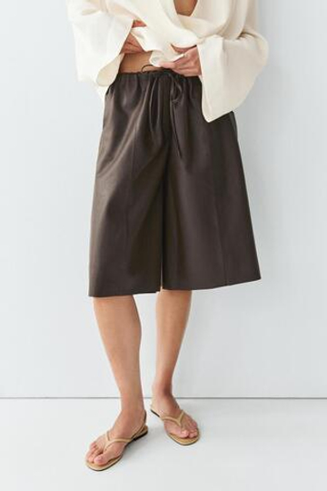 Massimo Dutti Длинные шорты из кожи наппа, коричневый