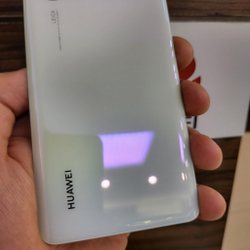 Крышка для Huawei P30 Pro - задняя стеклянная панель "Хорошее качество" (белого цвета)