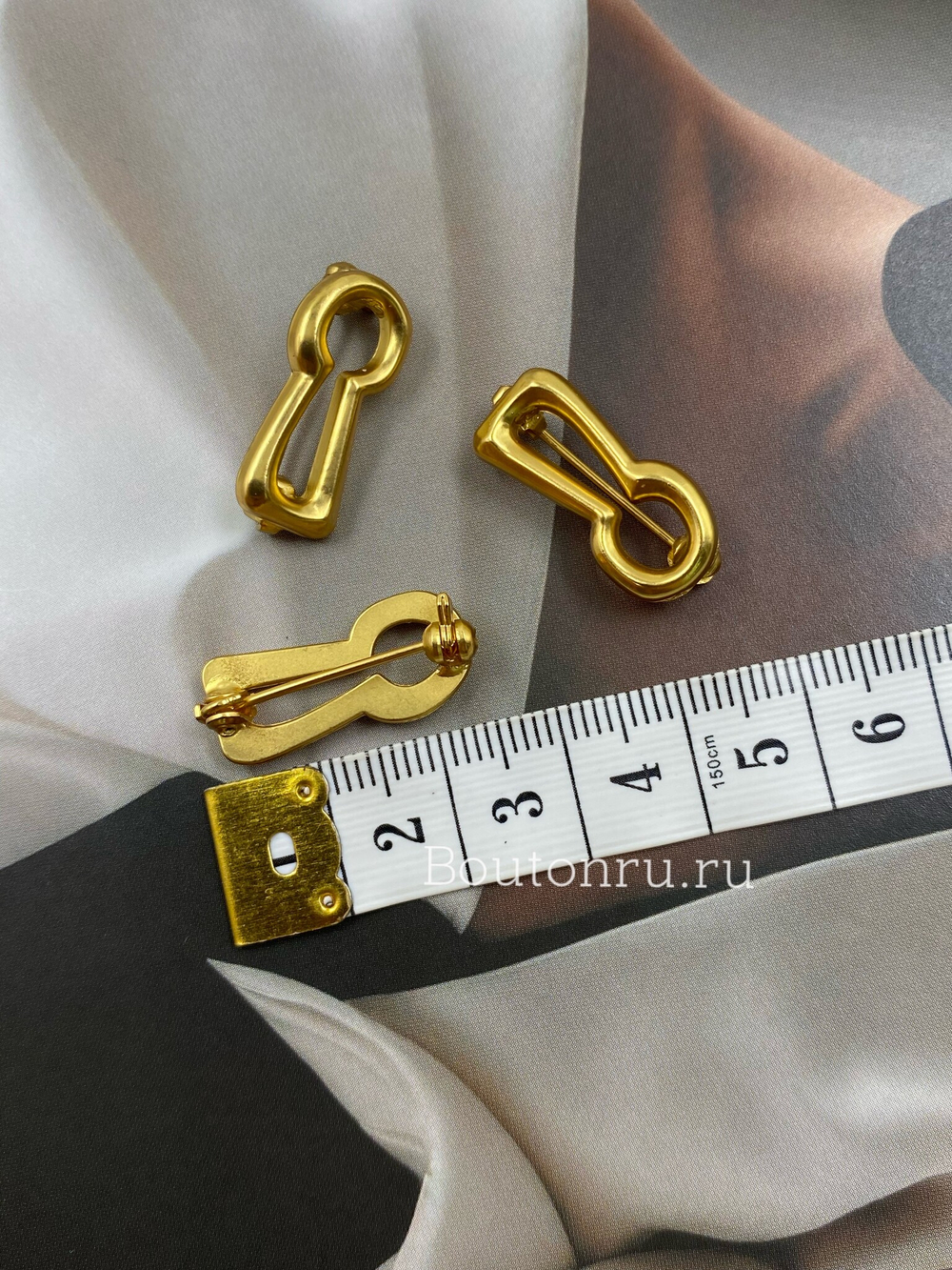 Брошь "Замочная скважина" матовое золото Скиап.
