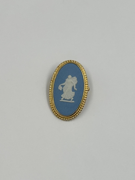 Брошь Wedgwood голубая