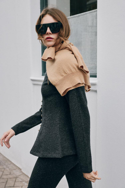ZARA ЖАКЕТ С БАСКОЙ И ПУГОВИЦАМИ, МЯГКИЙ СЕРЫЙ