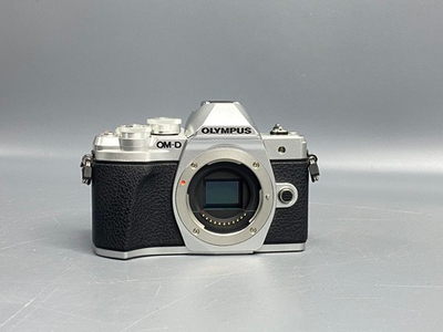 Olympus OM-D E-M10 Mark III 7.100 кадров
