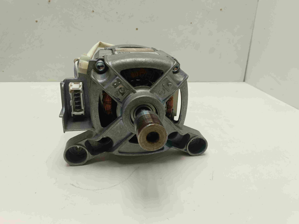 LS60840L кт224 Двигатель 5 контактов для стиральной машины AEG LS60840L б/у
