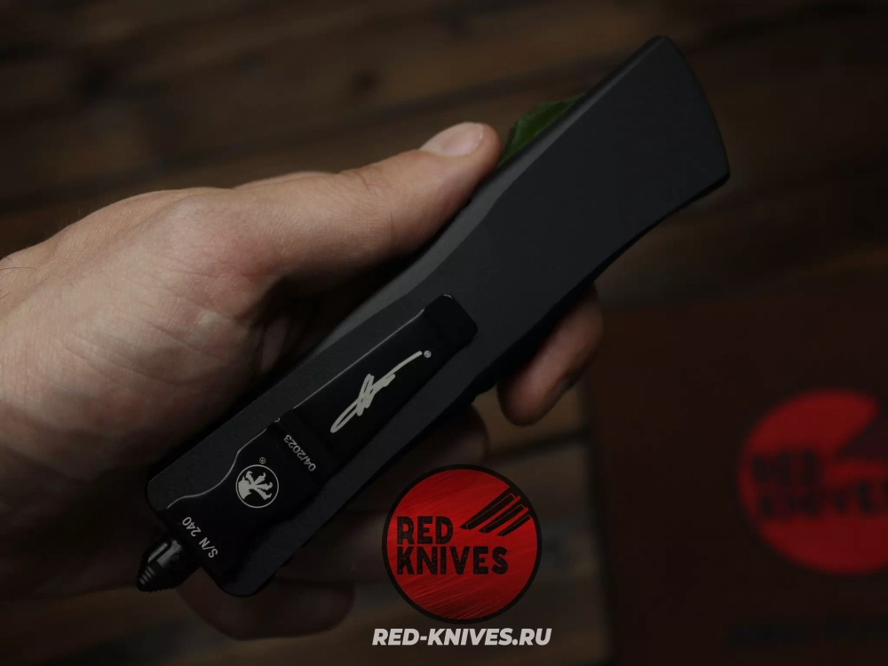 Нож Microtech Troodon H/E - рукоять зеленый Ultem, черный клинок RK-469