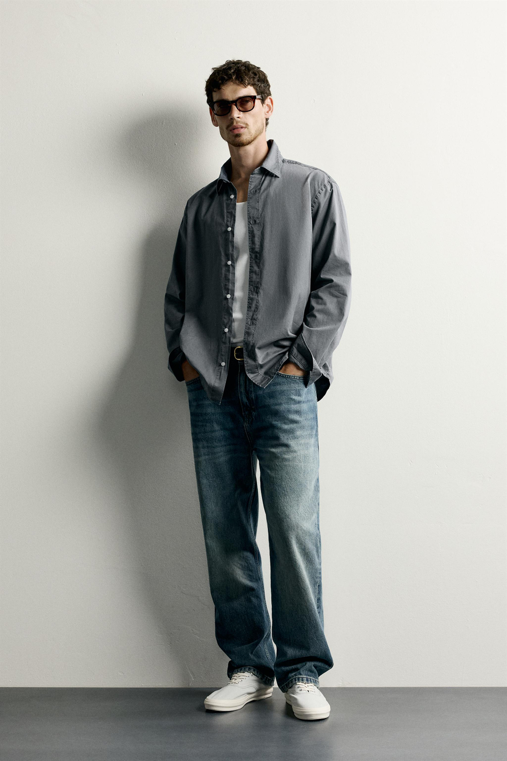 РУБАШКА RELAXED FIT С ЭФФЕКТОМ ПОТЕРТОСТИ — ZARA · 6887/303