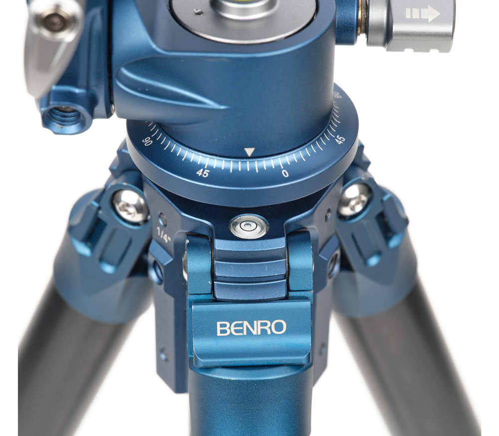 Штатив Benro TSSL18APHVF3 Super Slim с универсальной головой