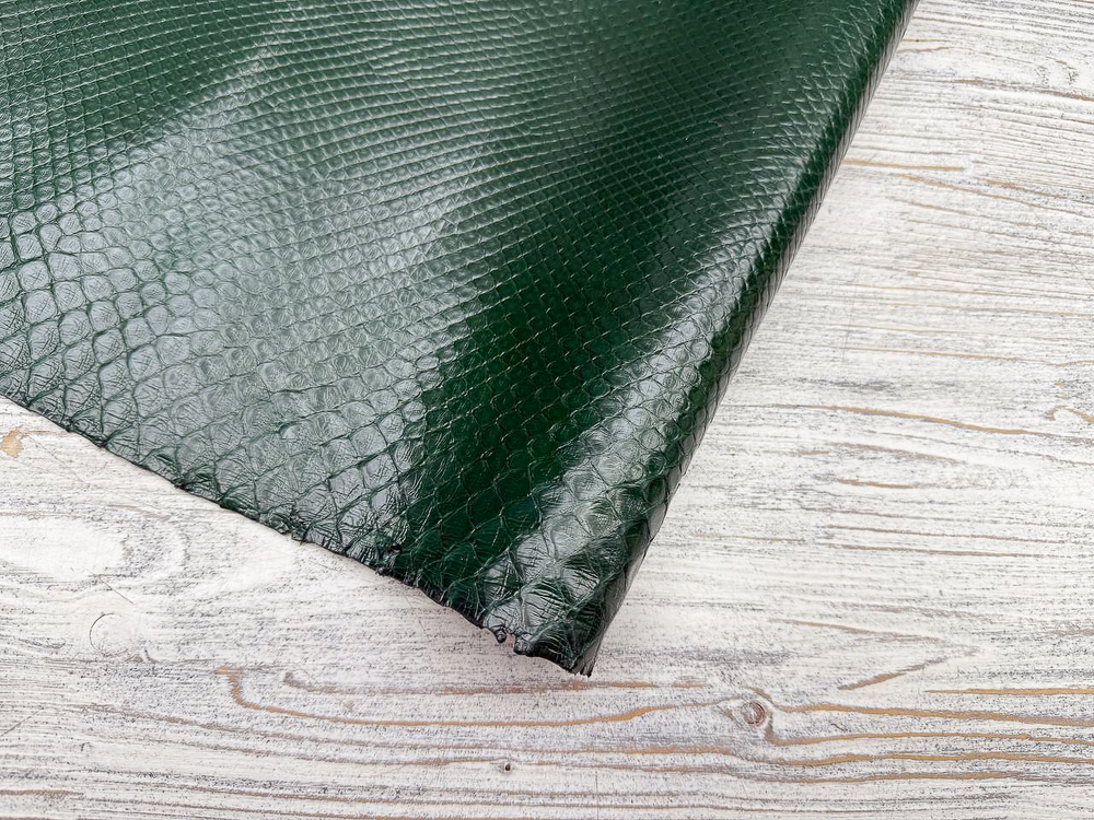 Кожа питона цв. Зеленый / Praga Lux Emerald, толщ. 0,9-1,1 мм
