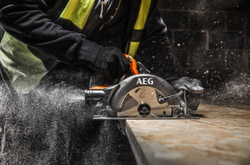Аккумуляторная бесщеточная циркулярная пила AEG BKS18BL2-0 4935479661
